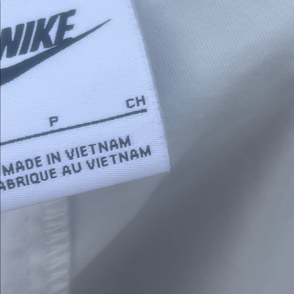 Nike Sportswear Women's Woven Light Grey Oversized Rain/Wind Jacket Size S - Picture 8 of 11